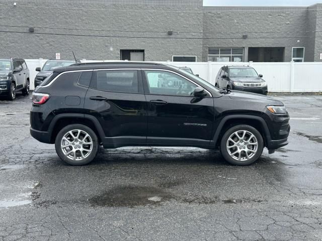 2022 Jeep Compass Latitude Lux