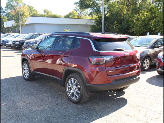 2022 Jeep Compass Latitude Lux