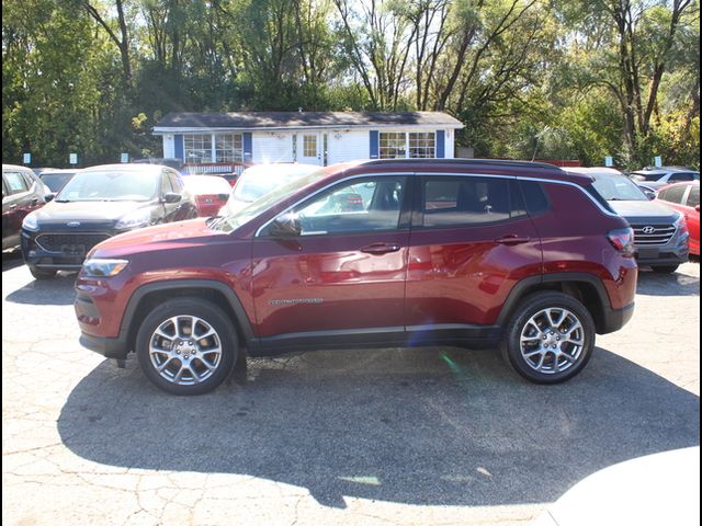 2022 Jeep Compass Latitude Lux