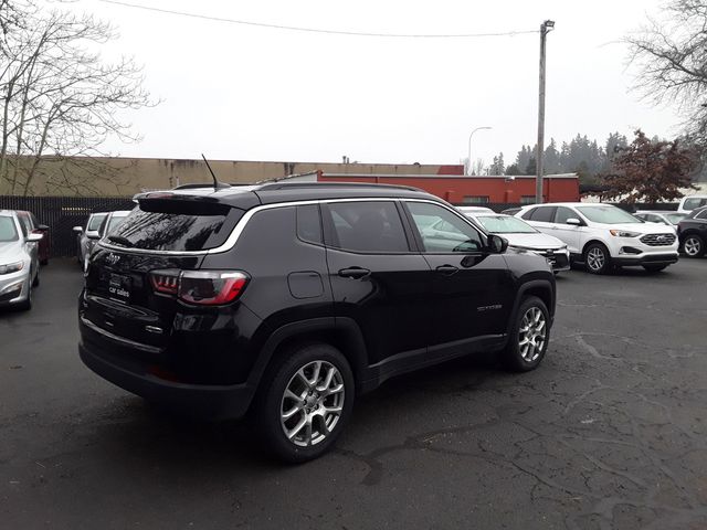 2022 Jeep Compass Latitude Lux