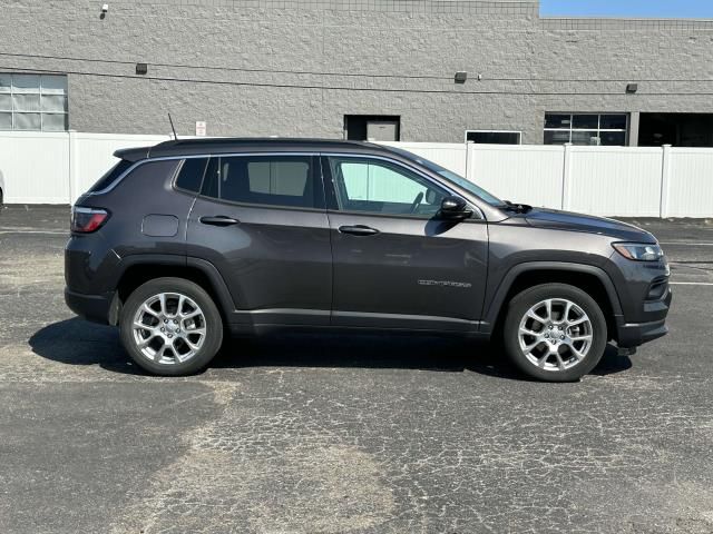 2022 Jeep Compass Latitude Lux