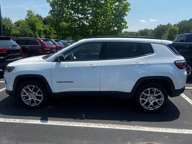 2022 Jeep Compass Latitude Lux