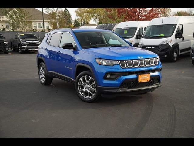 2022 Jeep Compass Latitude Lux