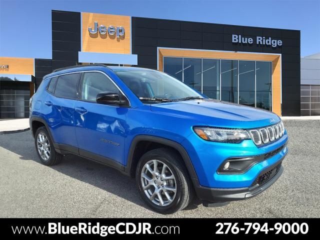 2022 Jeep Compass Latitude Lux