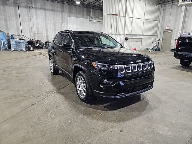 2022 Jeep Compass Latitude Lux