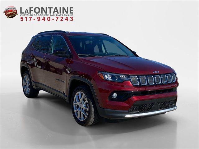 2022 Jeep Compass Latitude Lux