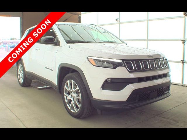 2022 Jeep Compass Latitude Lux