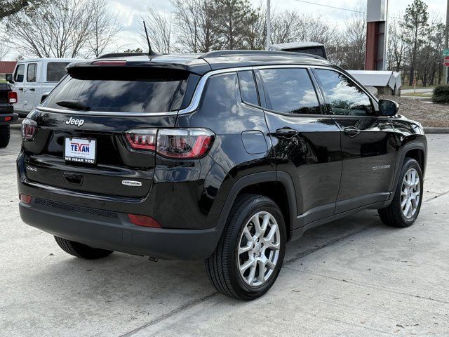 2022 Jeep Compass Latitude Lux