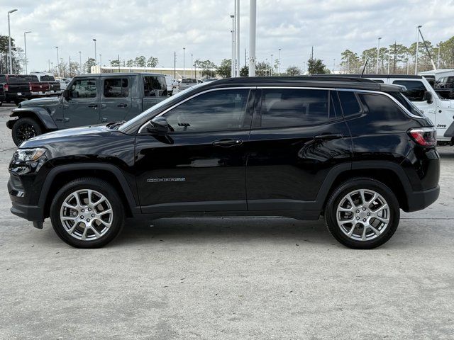 2022 Jeep Compass Latitude Lux