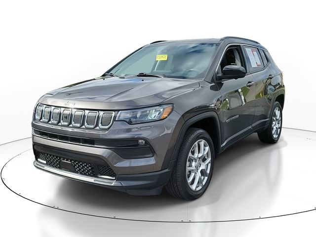 2022 Jeep Compass Latitude Lux