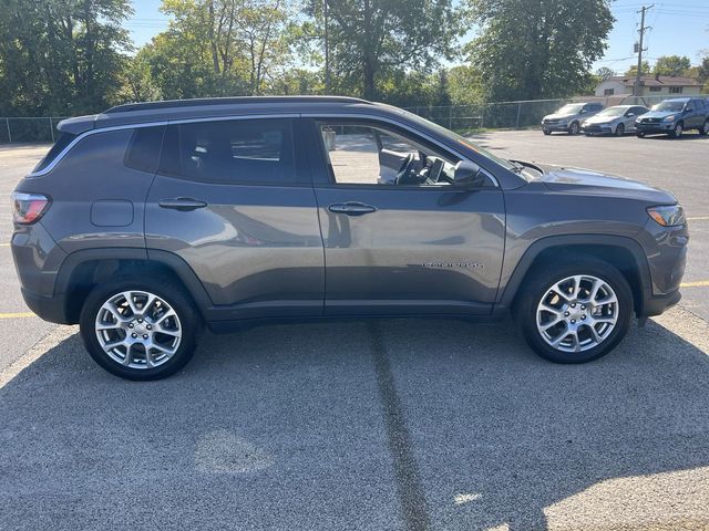 2022 Jeep Compass Latitude Lux