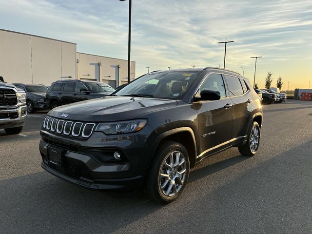 2022 Jeep Compass Latitude Lux