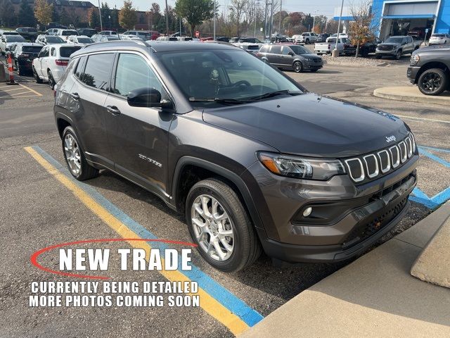 2022 Jeep Compass Latitude Lux