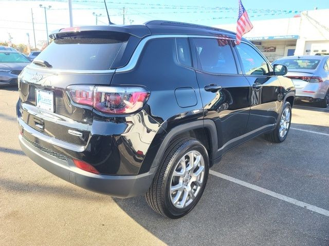 2022 Jeep Compass Latitude Lux