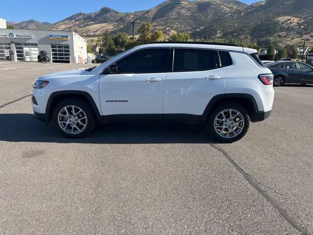 2022 Jeep Compass Latitude Lux