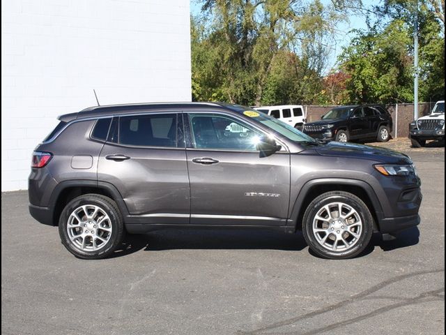 2022 Jeep Compass Latitude Lux