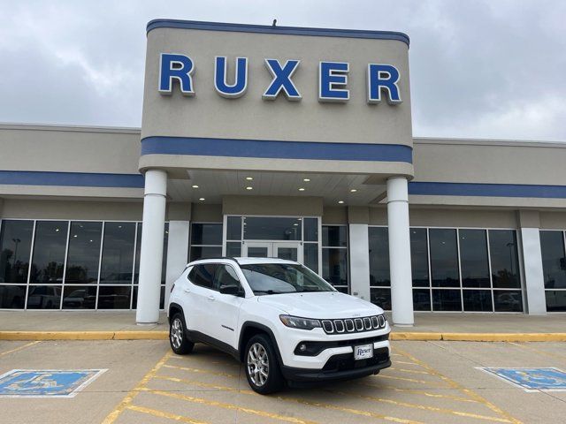 2022 Jeep Compass Latitude Lux