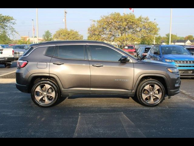 2022 Jeep Compass Latitude Lux