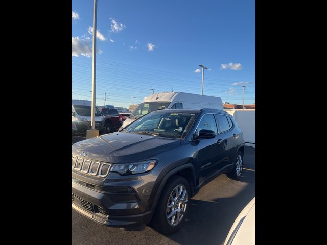 2022 Jeep Compass Latitude Lux