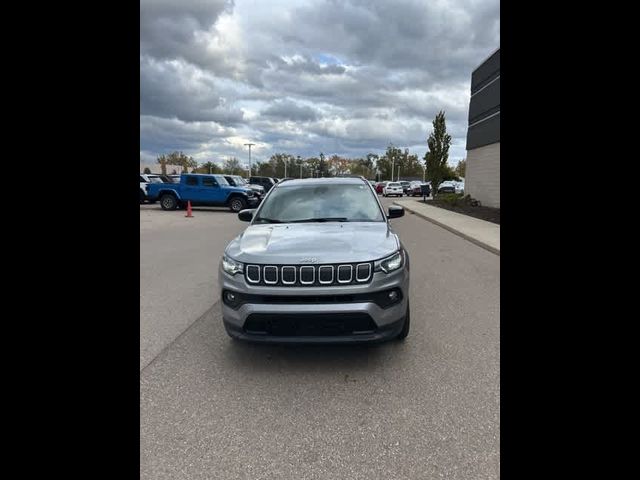 2022 Jeep Compass Latitude Lux