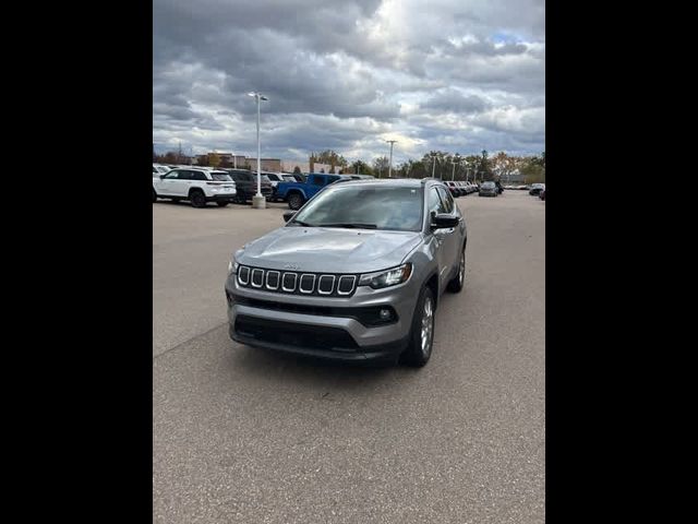 2022 Jeep Compass Latitude Lux