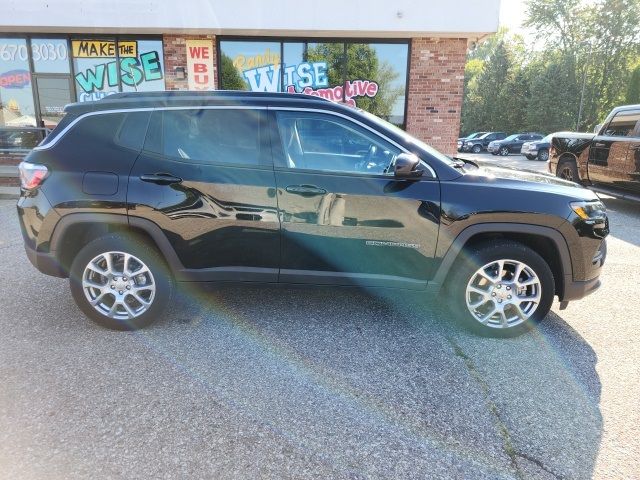 2022 Jeep Compass Latitude Lux