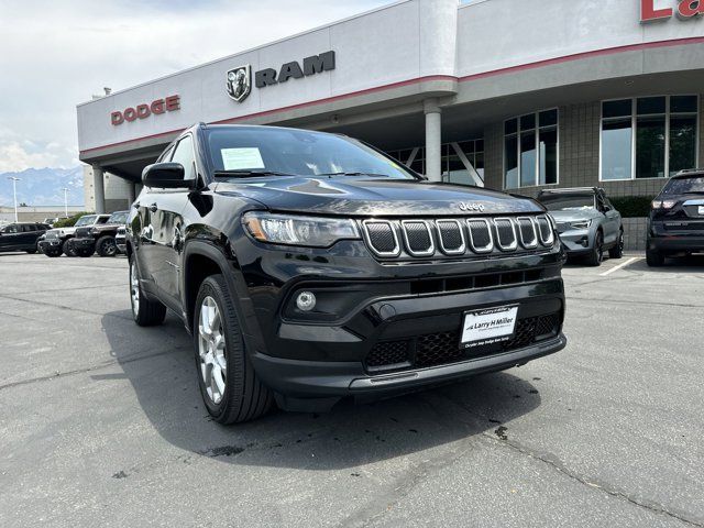 2022 Jeep Compass Latitude Lux