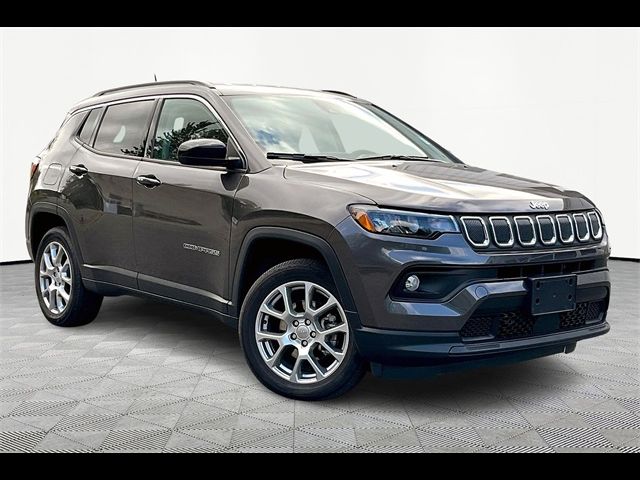 2022 Jeep Compass Latitude Lux