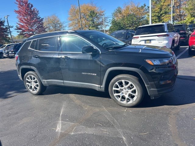 2022 Jeep Compass Latitude Lux