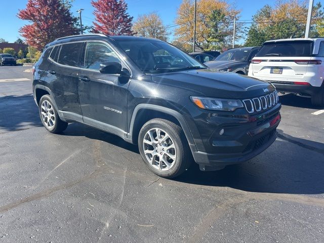 2022 Jeep Compass Latitude Lux