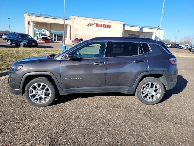 2022 Jeep Compass Latitude Lux