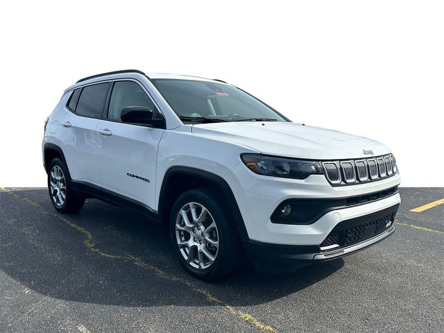 2022 Jeep Compass Latitude Lux