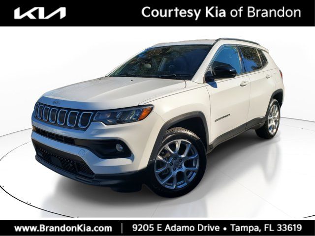 2022 Jeep Compass Latitude Lux