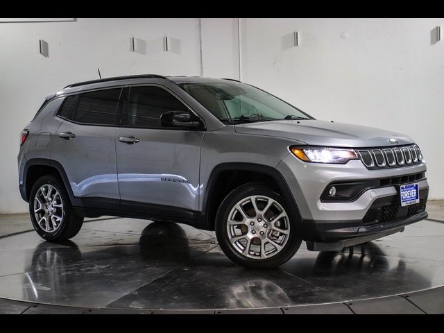 2022 Jeep Compass Latitude Lux