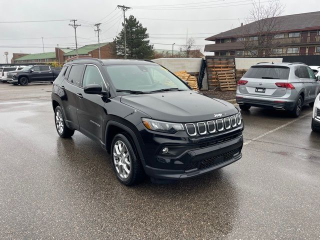 2022 Jeep Compass Latitude Lux