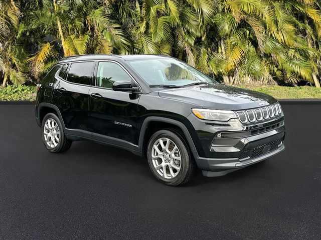 2022 Jeep Compass Latitude Lux