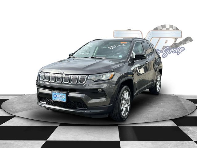 2022 Jeep Compass Latitude Lux