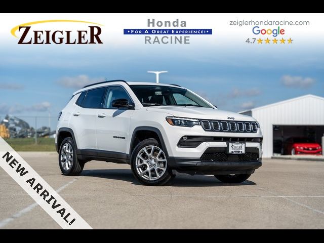 2022 Jeep Compass Latitude Lux