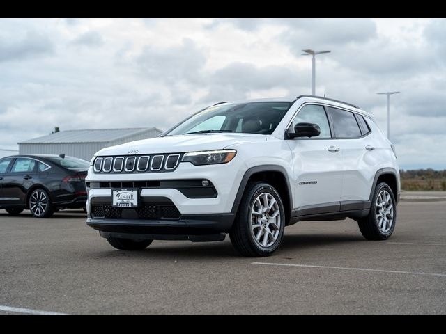 2022 Jeep Compass Latitude Lux