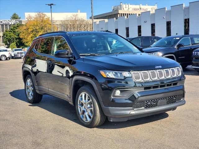 2022 Jeep Compass Latitude Lux