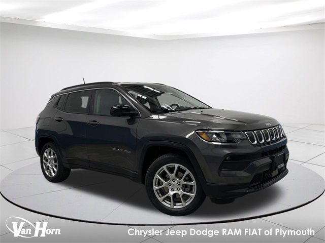 2022 Jeep Compass Latitude Lux