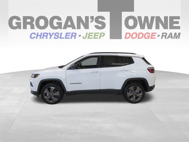 2022 Jeep Compass Latitude Lux