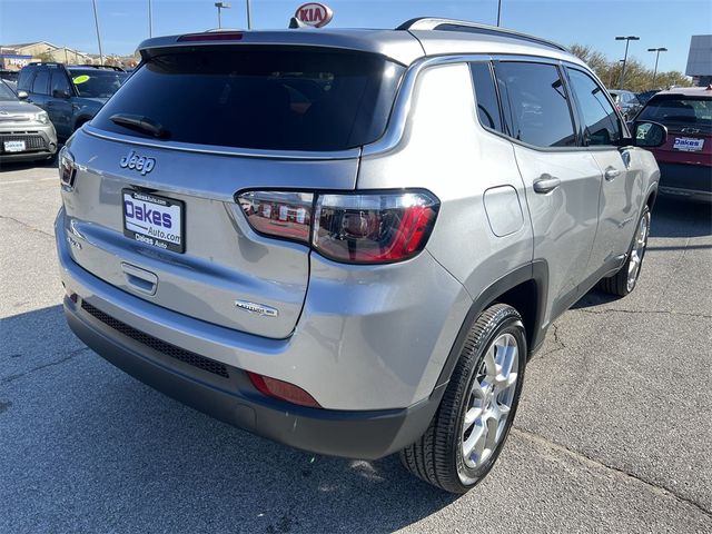 2022 Jeep Compass Latitude Lux