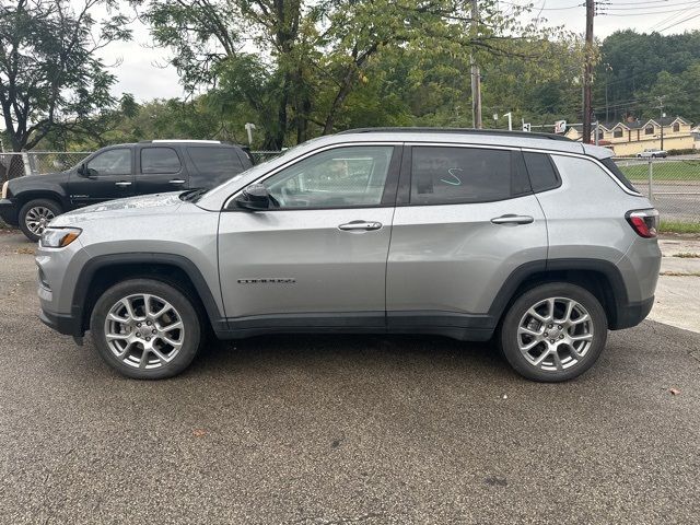 2022 Jeep Compass Latitude Lux