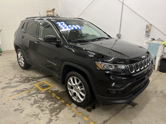 2022 Jeep Compass Latitude Lux