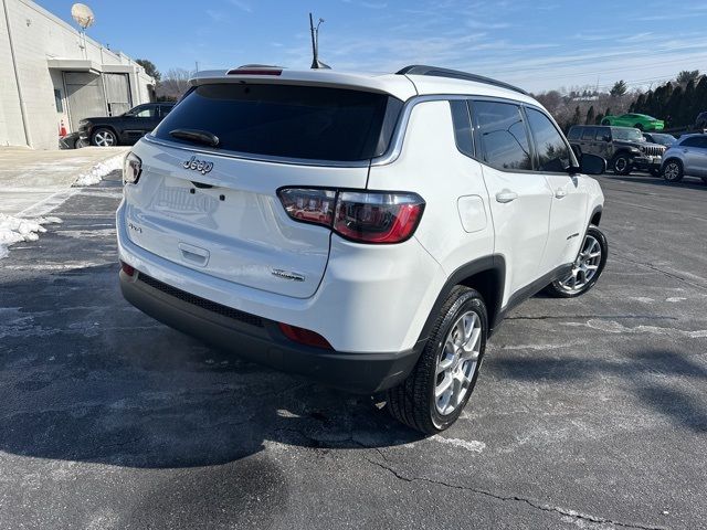 2022 Jeep Compass Latitude Lux