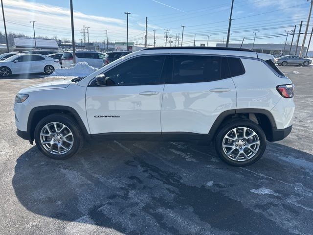 2022 Jeep Compass Latitude Lux