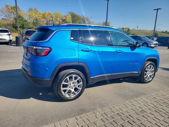 2022 Jeep Compass Latitude Lux