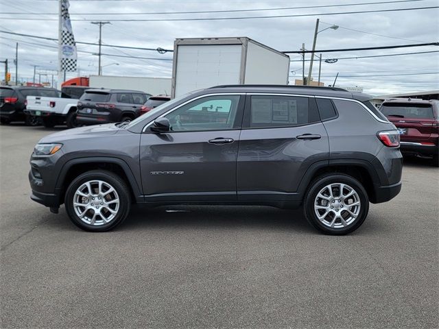 2022 Jeep Compass Latitude Lux