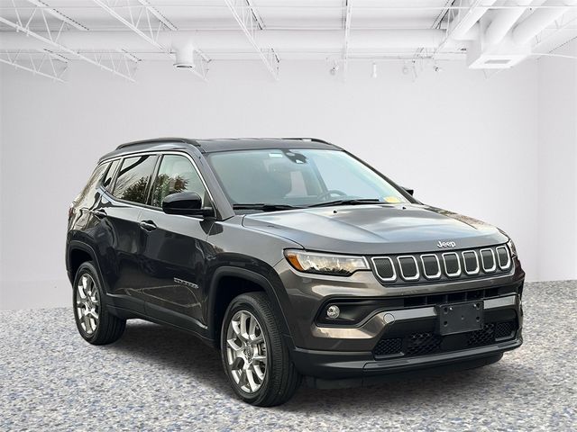 2022 Jeep Compass Latitude Lux